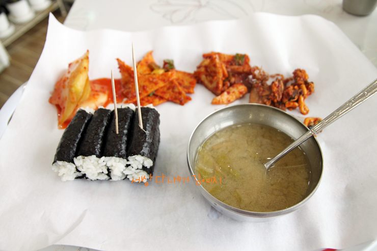 엄마손충무김밥 이미지