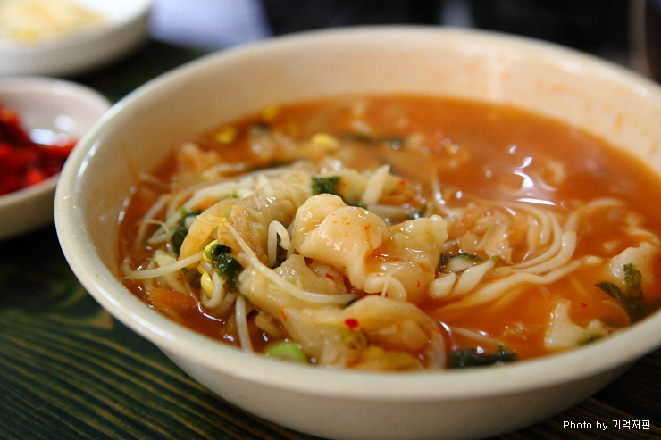 옛날들깨칼국수 이미지