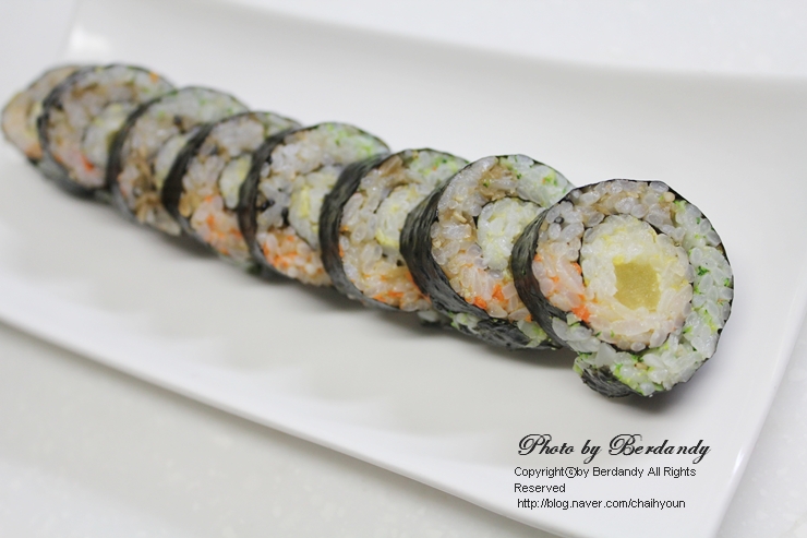 돌돌이 김밥 이미지