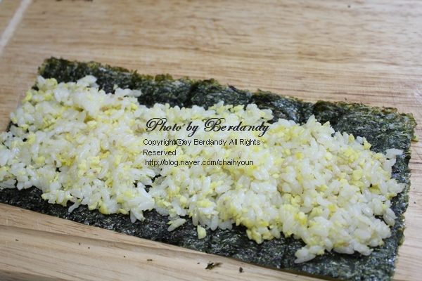 돌돌이 김밥 이미지