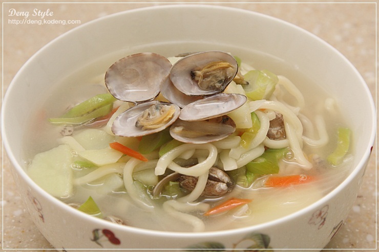 바지락칼국수 이미지