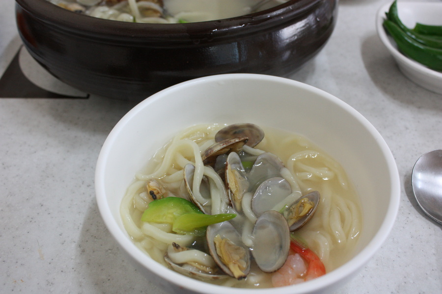 바지락칼국수 이미지