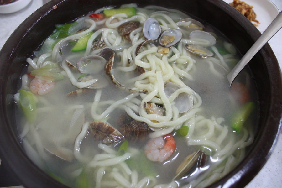 바지락칼국수 이미지