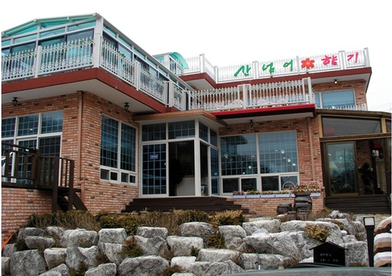 산넘어꽃향기 이미지