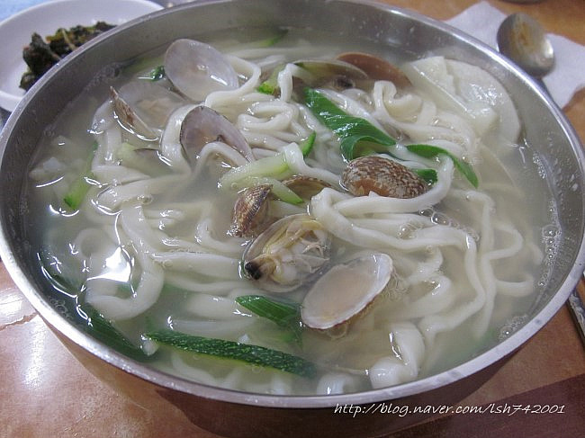 먹보칼국수 이미지