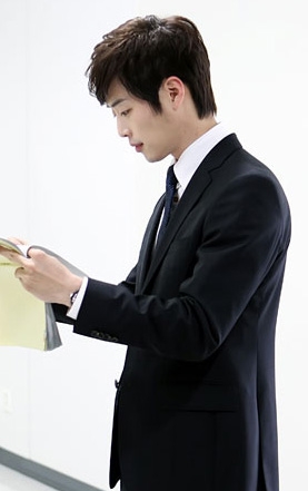 더블유헤어컷 이미지