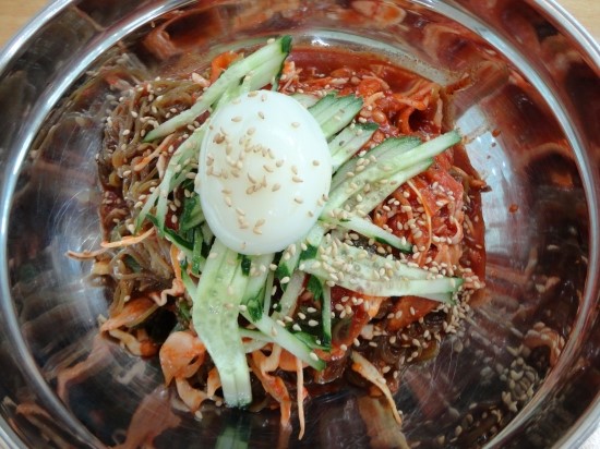 윤동균한방쑥면 이미지