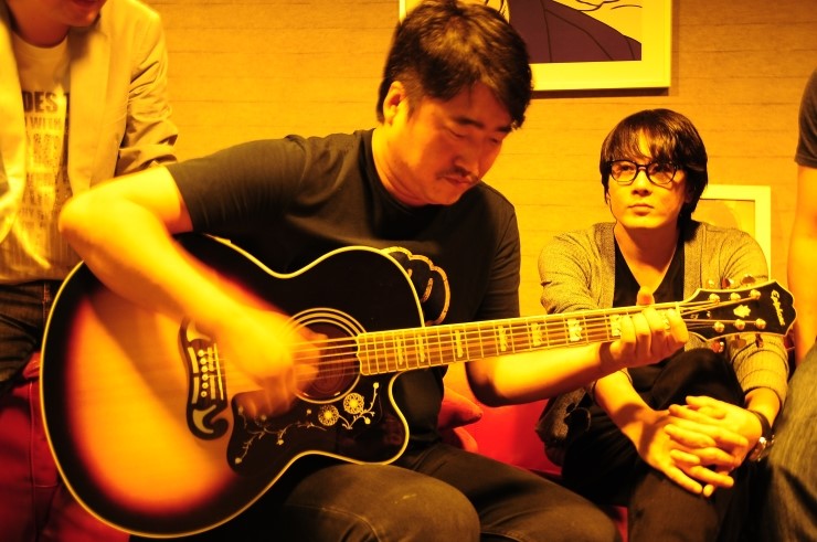 니어블루(Near Blue) 이미지