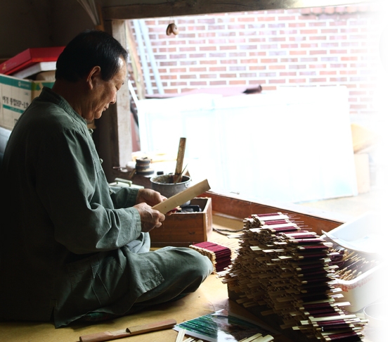 참빗과 얼레빗 이미지