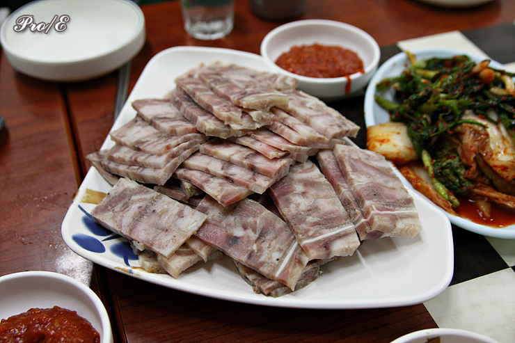 명동왕족발 이미지