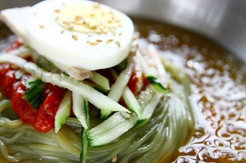 윤동균한방쑥면 이미지