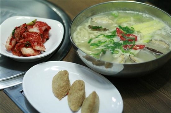 평양칼국수 이미지