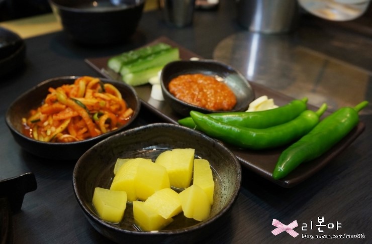 더오향족발 이미지