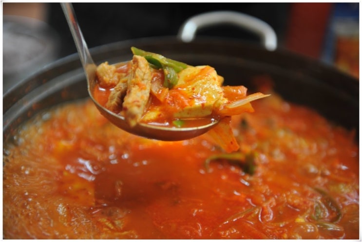 뽀글이생돼지김치찌개 이미지