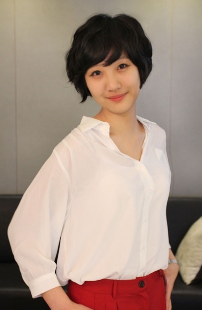 단발머리 이미지