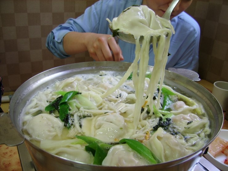 궁중칼국수 이미지