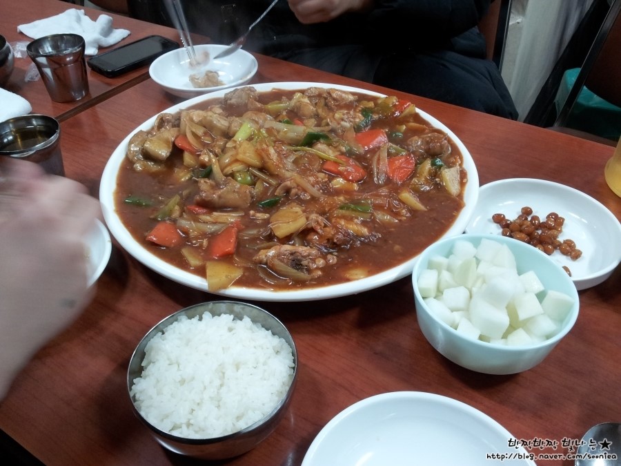 이모통닭 이미지