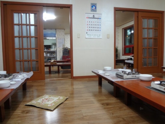 산닭백숙 이미지