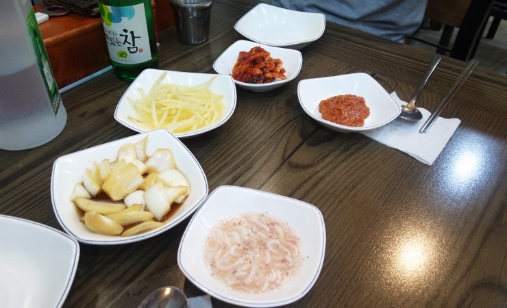 용산서남왕족발 이미지