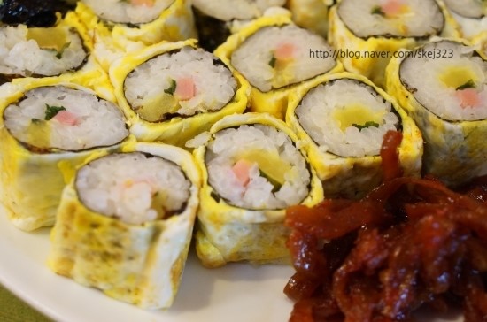 짠지계란말이김밥 이미지