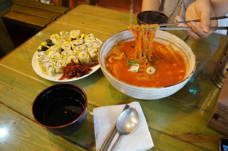 짠지계란말이김밥 이미지