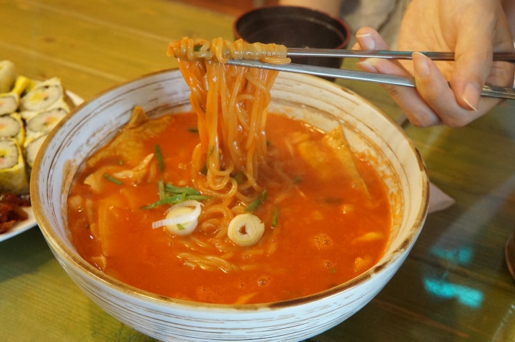 짠지계란말이김밥 이미지