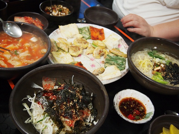 국수랑지짐이랑 이미지