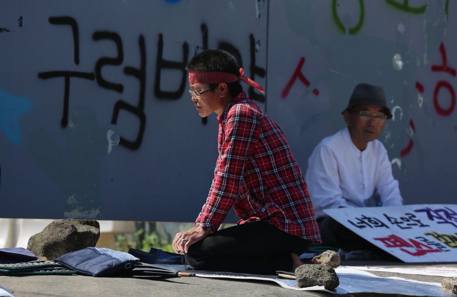 밥숟가락 이미지