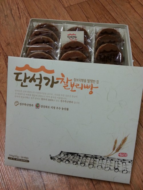 찰보리빵 이미지