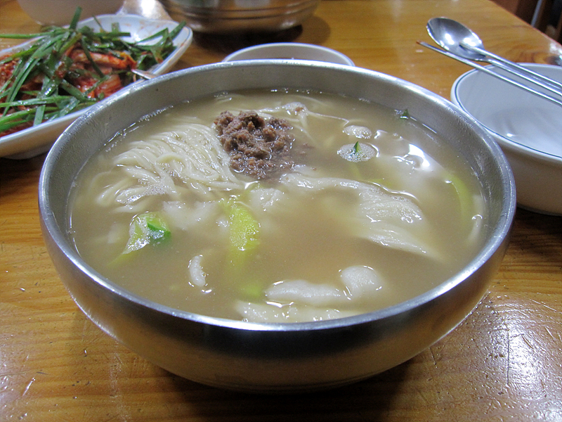 민속칼국수 이미지