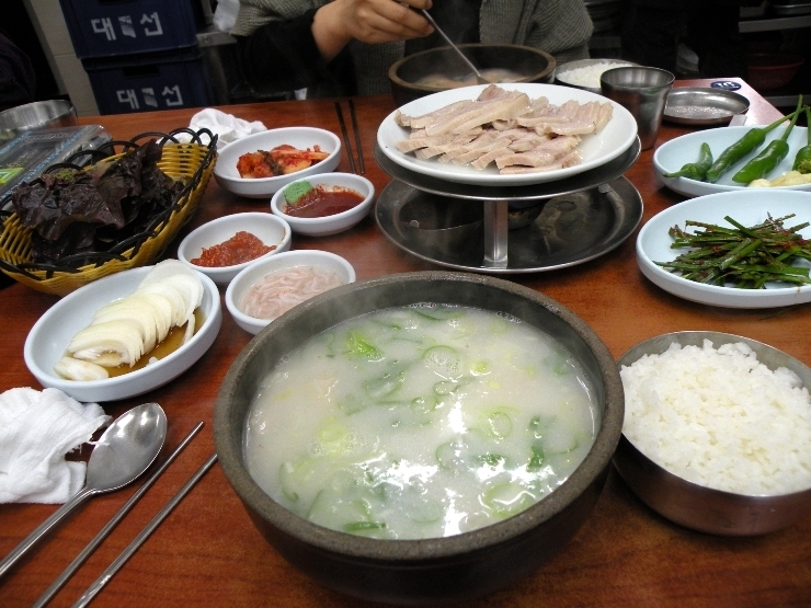쌍둥이 돼지국밥 이미지