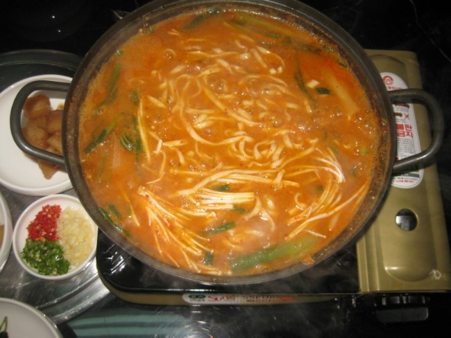어탕맛칼국수 이미지