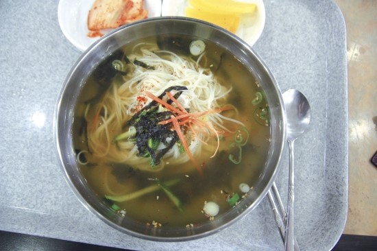 청정잔치국수 이미지