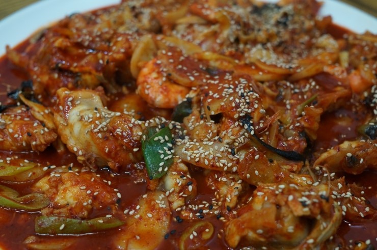동해생아구불고기 이미지