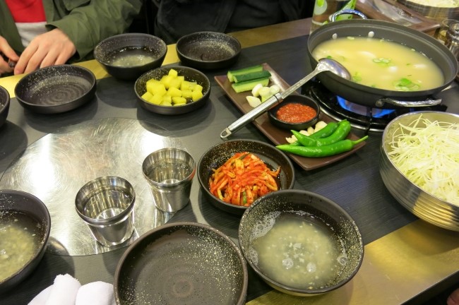 더오향족발 이미지
