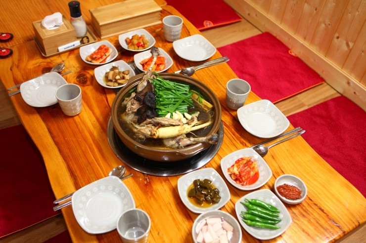 일능이버섯백숙 이미지