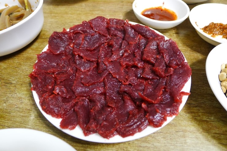 뭉티기 이미지