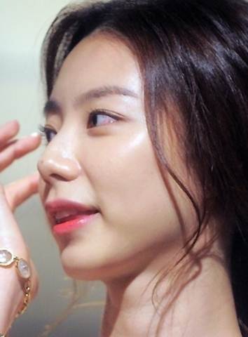 하얀피부 이미지