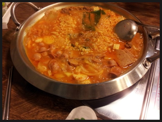 공룡부대찌개 이미지