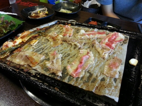 바느질하는바리스타 이미지