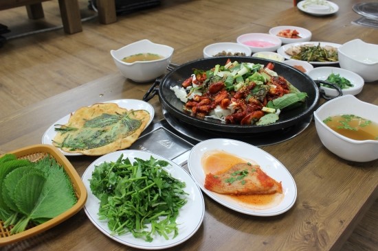 춤추는 닭갈비 이미지