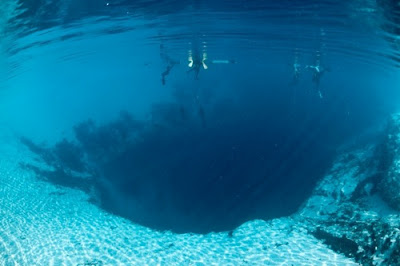 블루홀(BLUE HOLE) 이미지