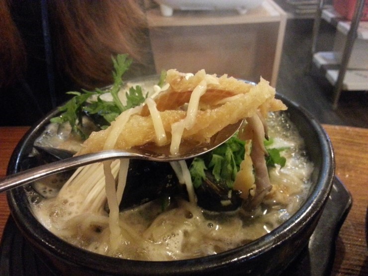 뚝배기칼국수 이미지