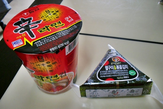 삼각카페 이미지