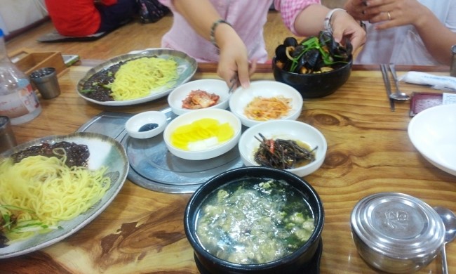 홍굴이해물짬봉 이미지