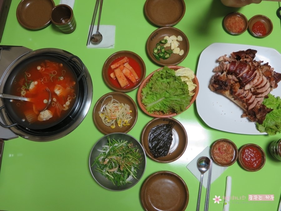 뚱이네왕족발 이미지