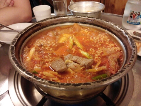 양푼생고기김치찌개 이미지
