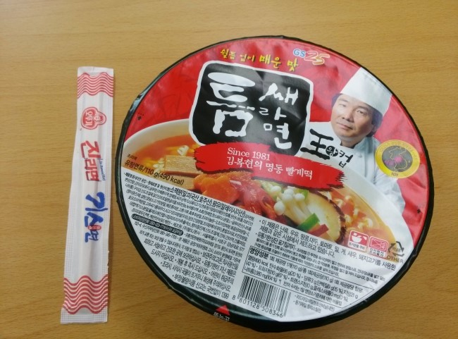 틈새라면 이미지