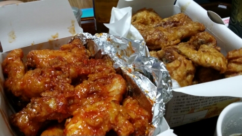 꼬기오치킨 이미지