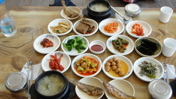 산들가정식백반 이미지